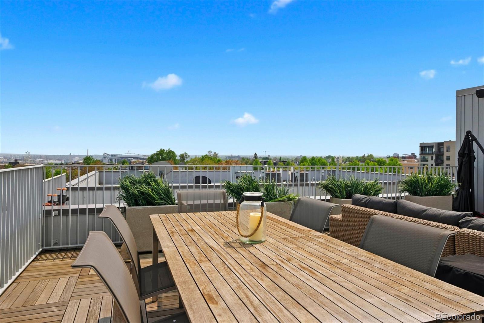 2752 Clay Street Unit: 404