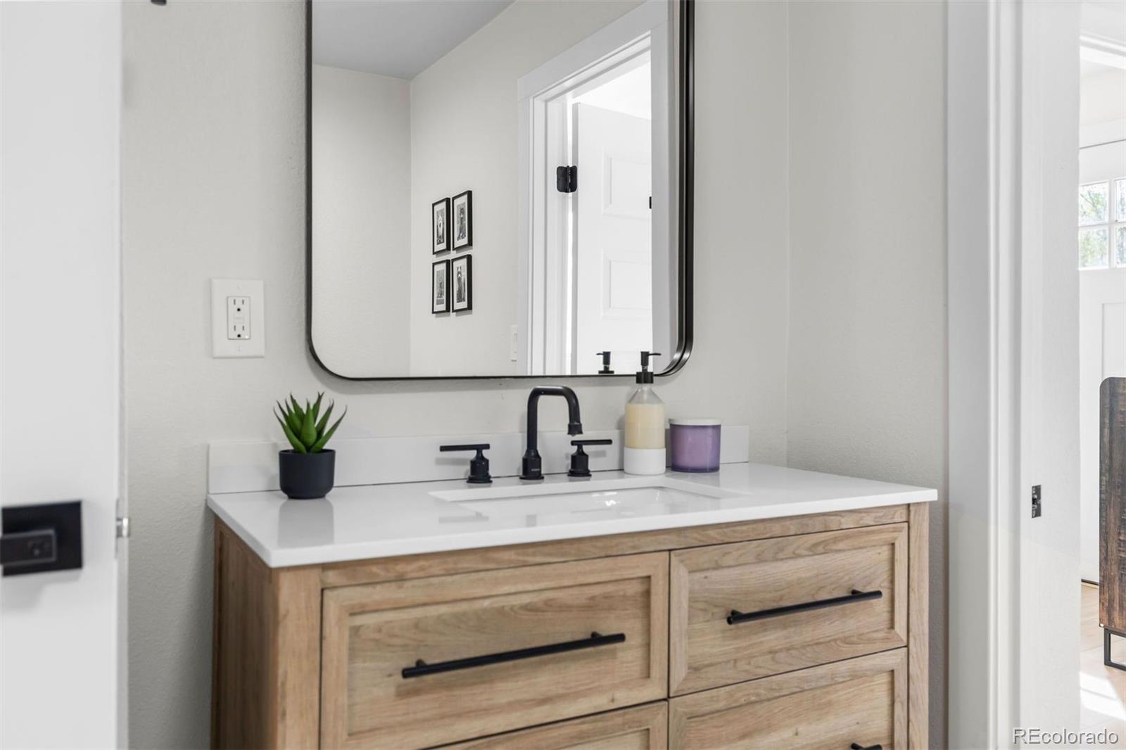 514 S Lowell Boulevard