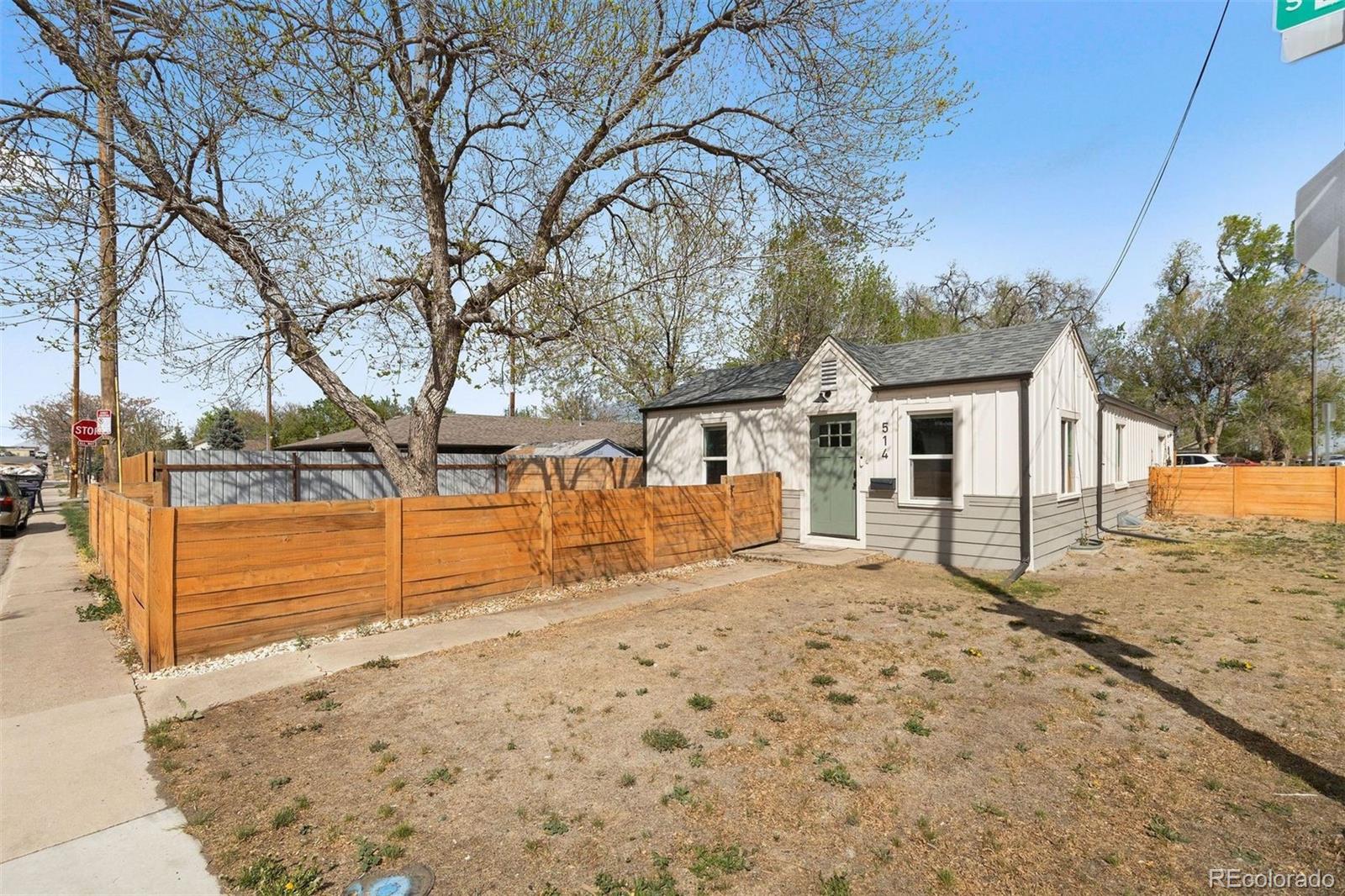 514 S Lowell Boulevard