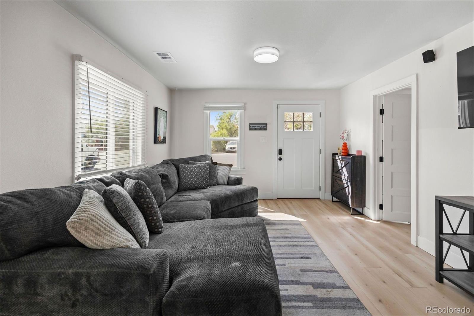 514 S Lowell Boulevard