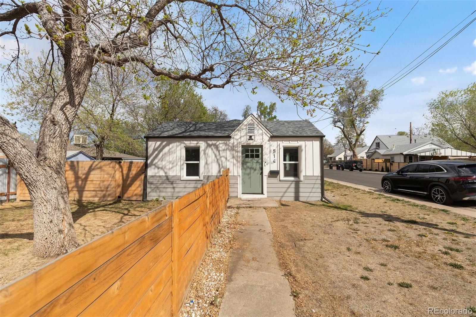 514 S Lowell Boulevard