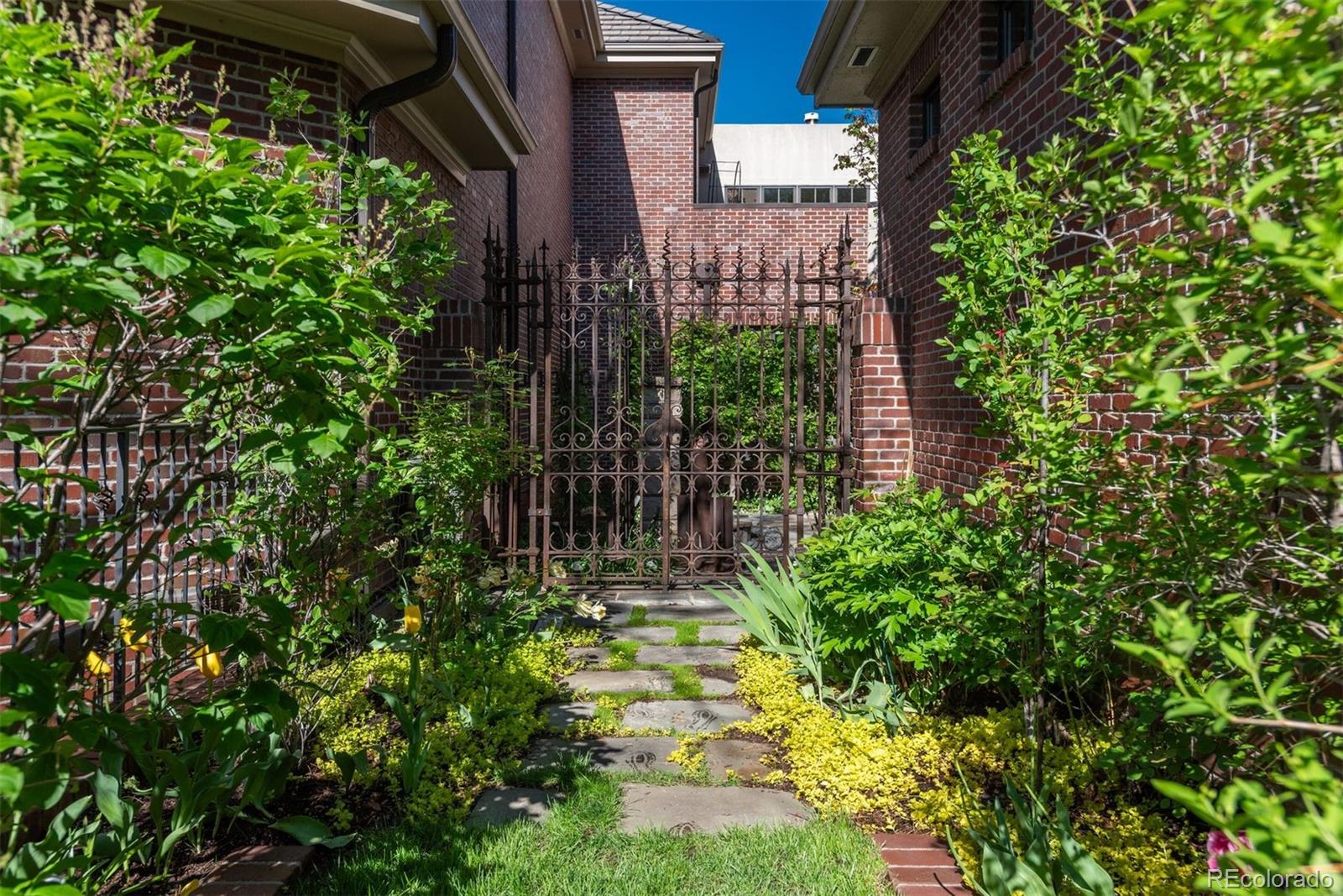 465 Monroe Street