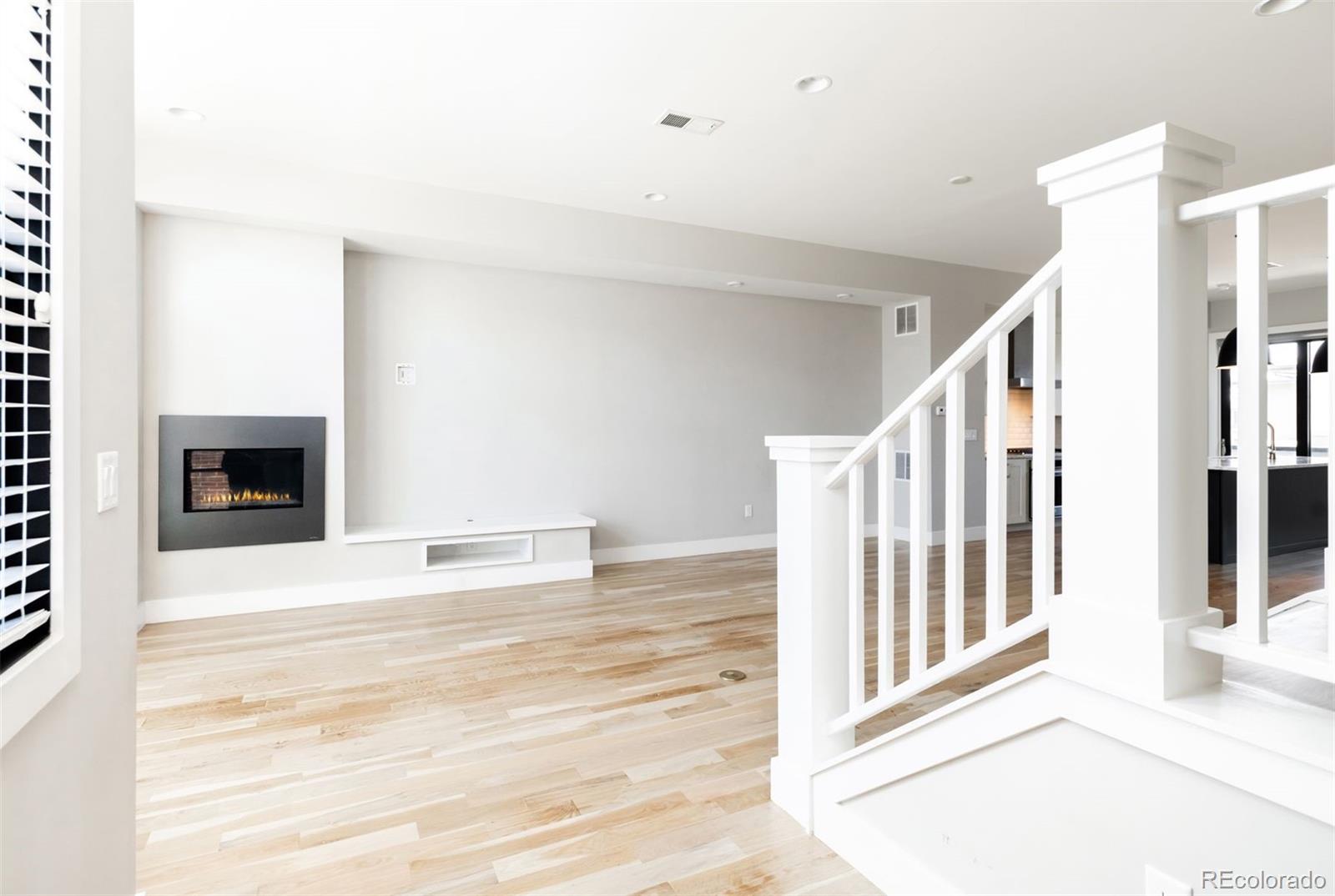 6825 E Lowry Boulevard