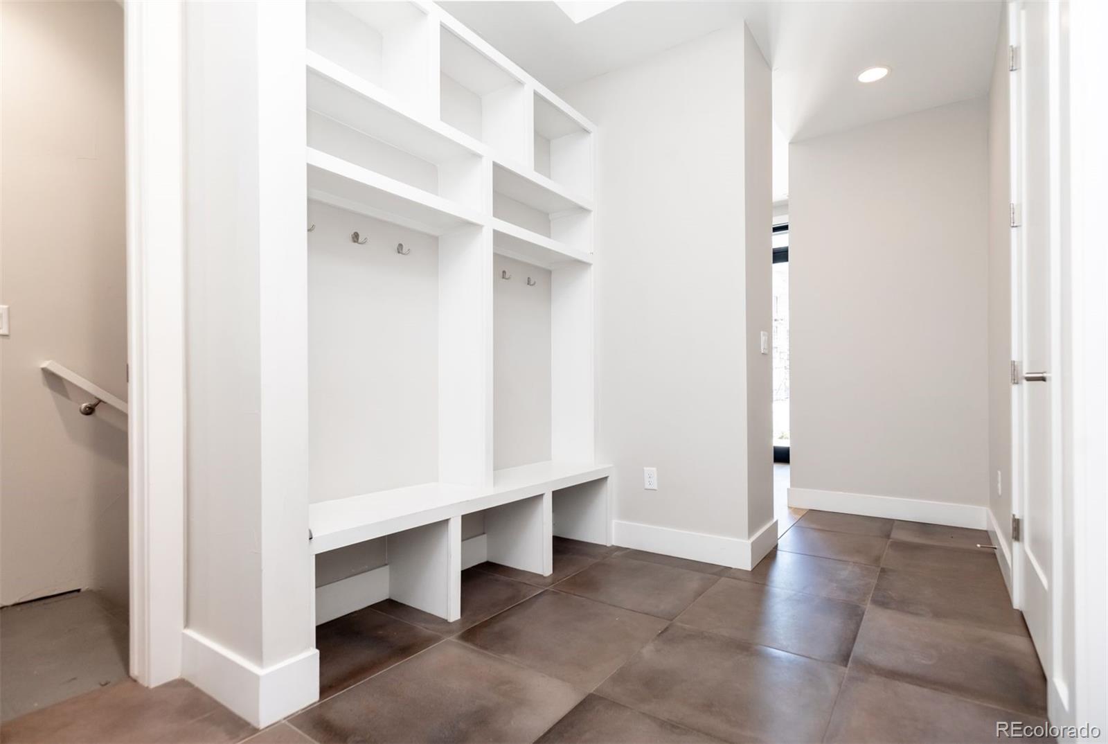 6825 E Lowry Boulevard