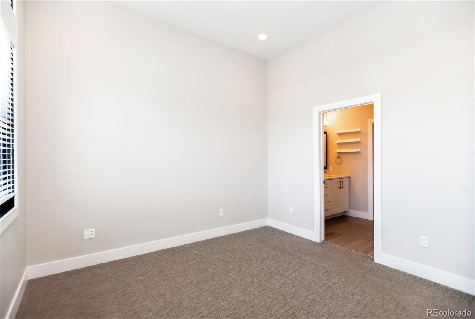 6825 E Lowry Boulevard