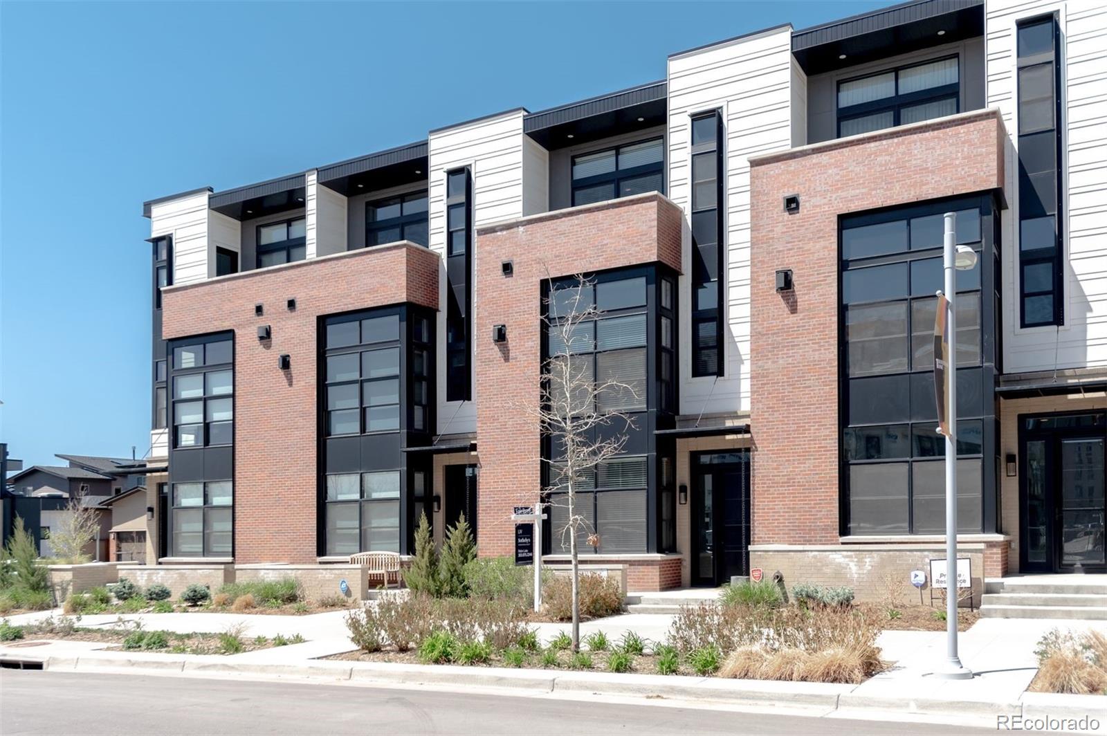 6825 E Lowry Boulevard