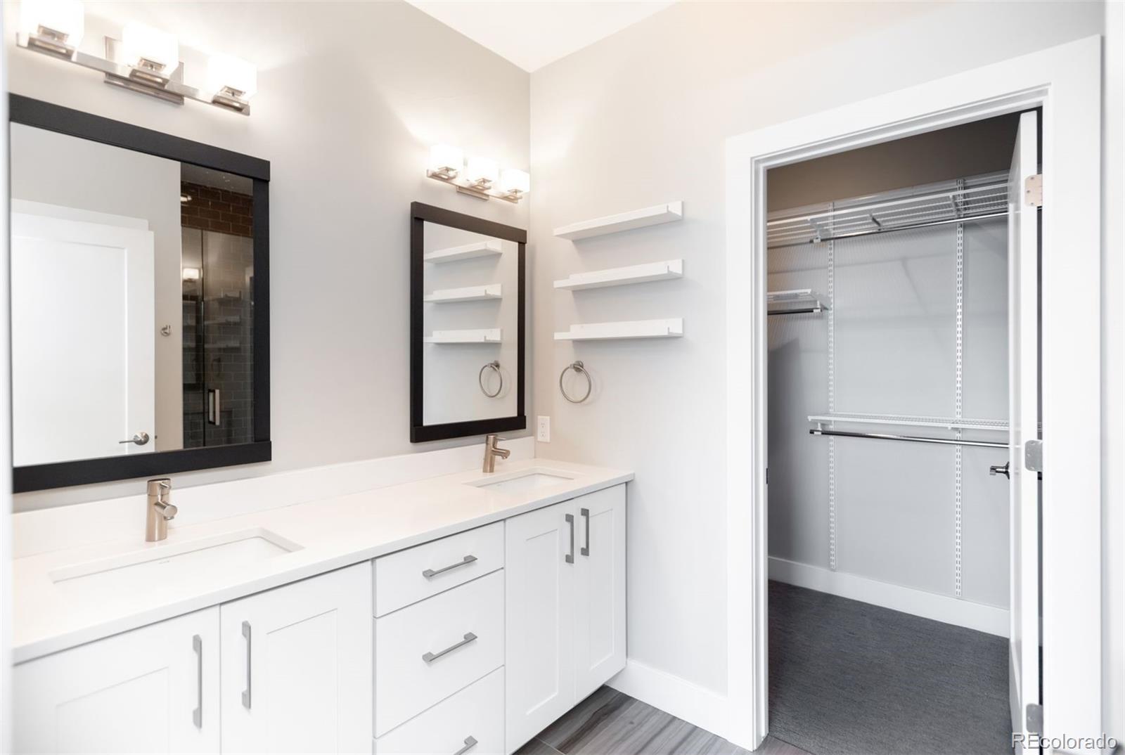 6825 E Lowry Boulevard