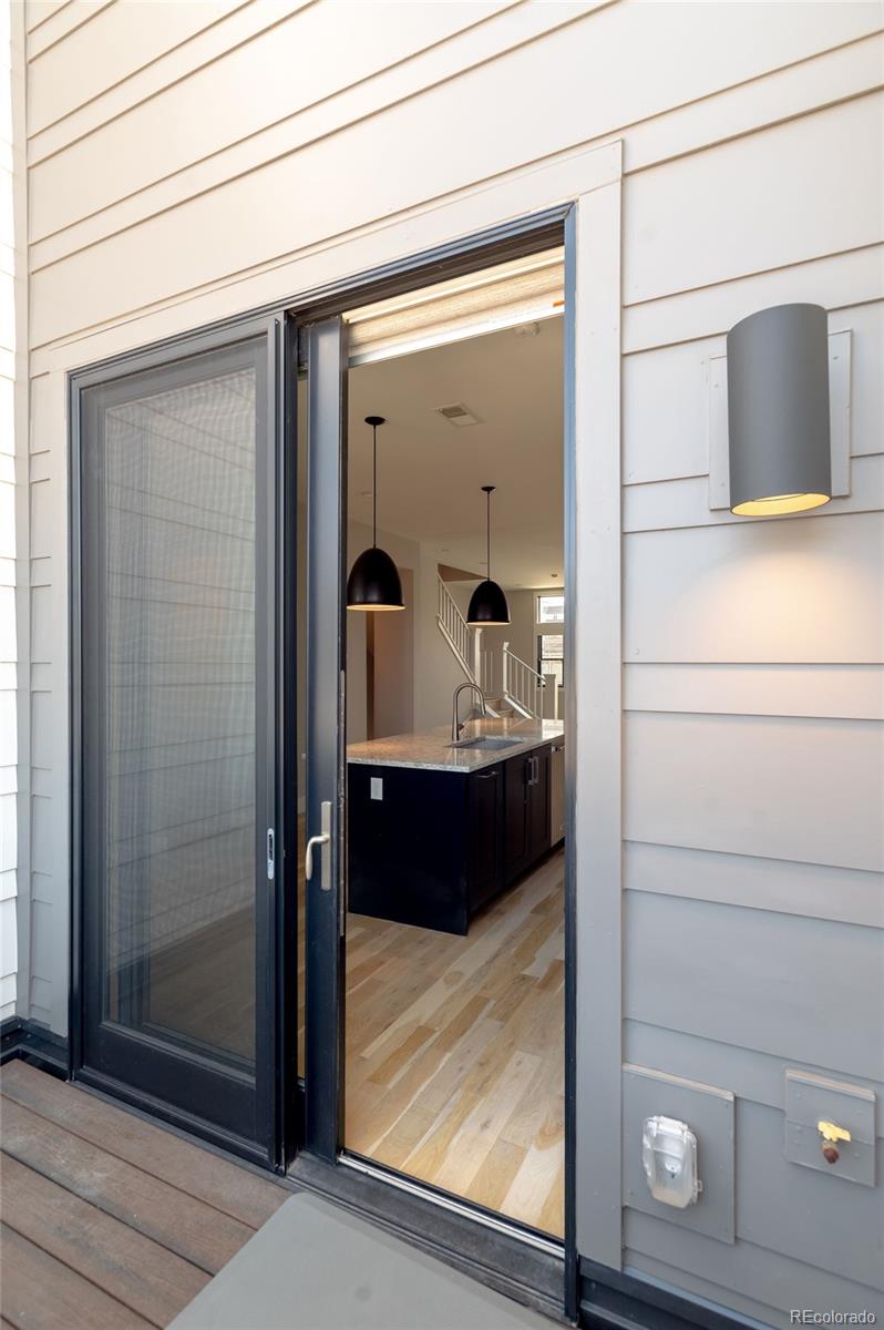 6825 E Lowry Boulevard