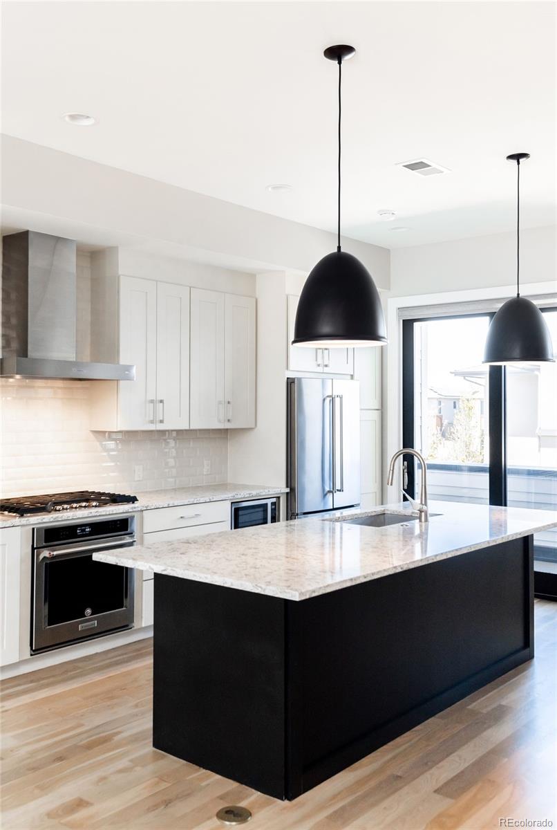 6825 E Lowry Boulevard