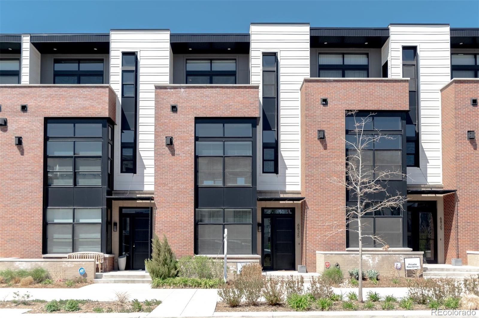 6825 E Lowry Boulevard