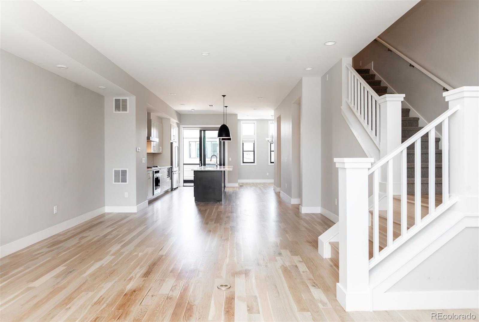 6825 E Lowry Boulevard