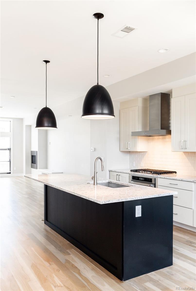 6825 E Lowry Boulevard