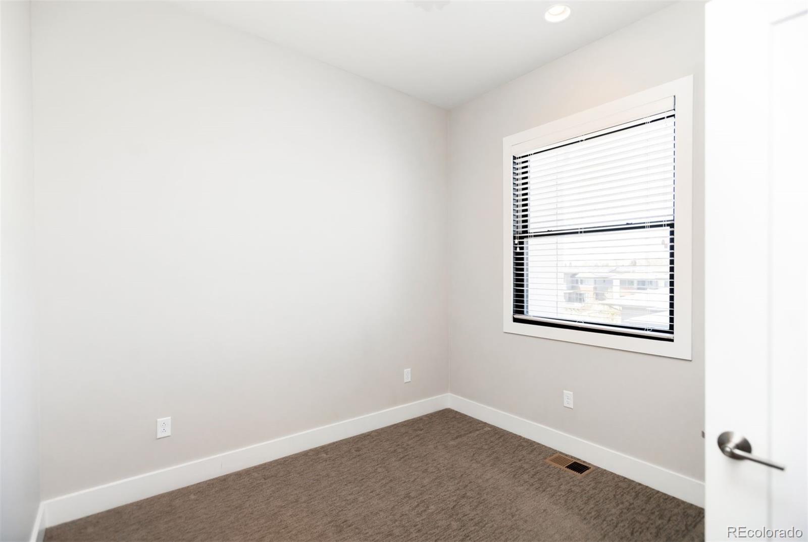 6825 E Lowry Boulevard