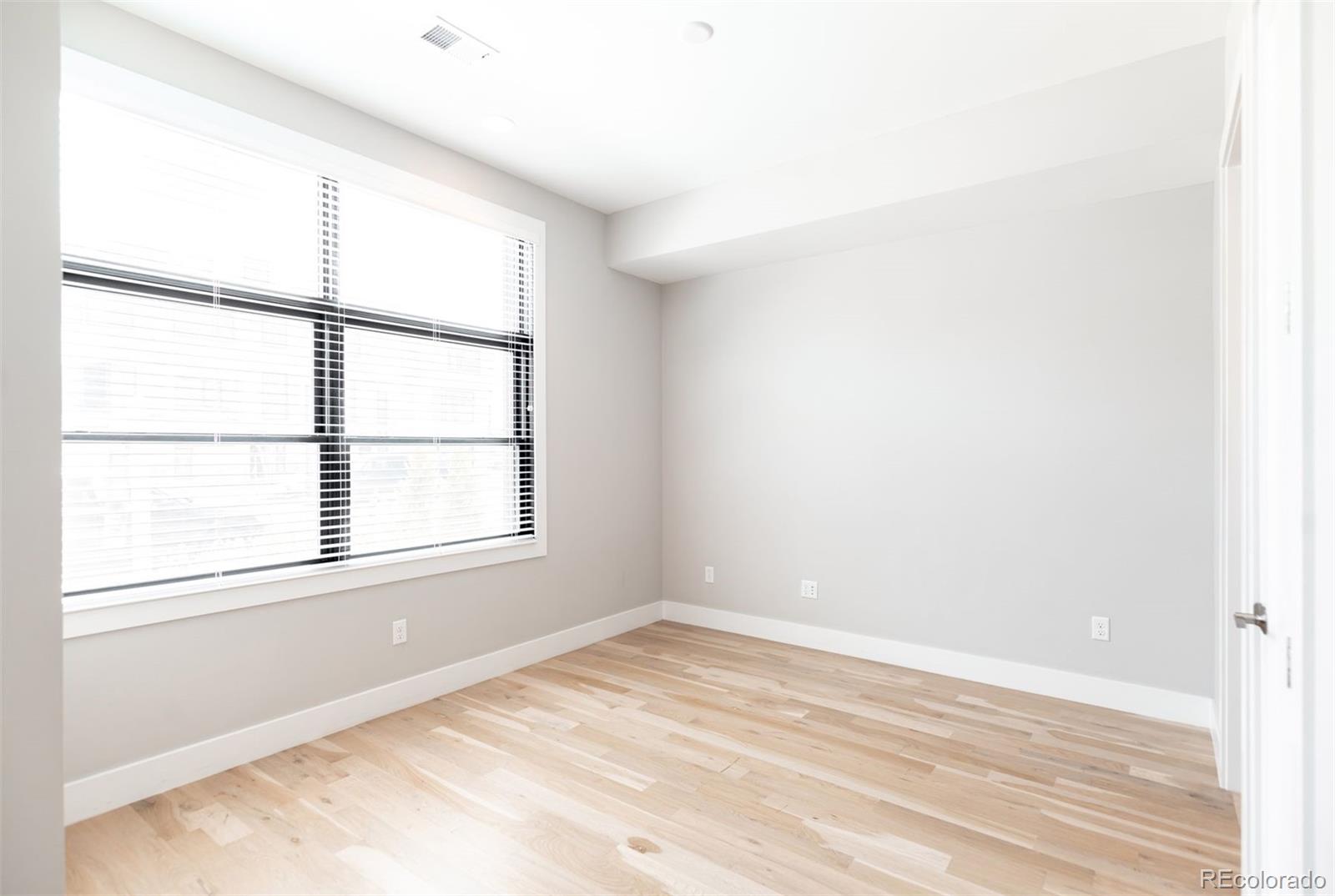 6825 E Lowry Boulevard