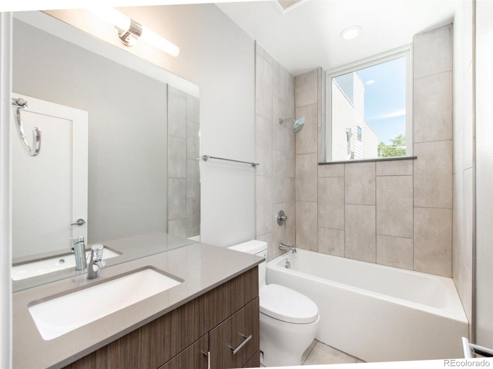 1819 Boulder Street Unit: 106