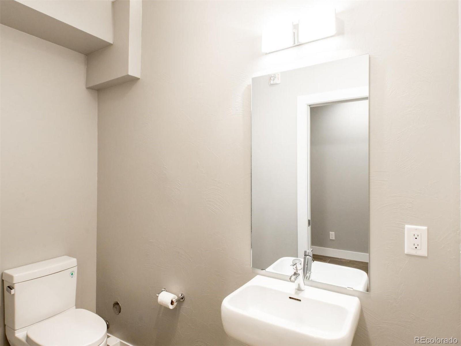 1819 Boulder Street Unit: 106