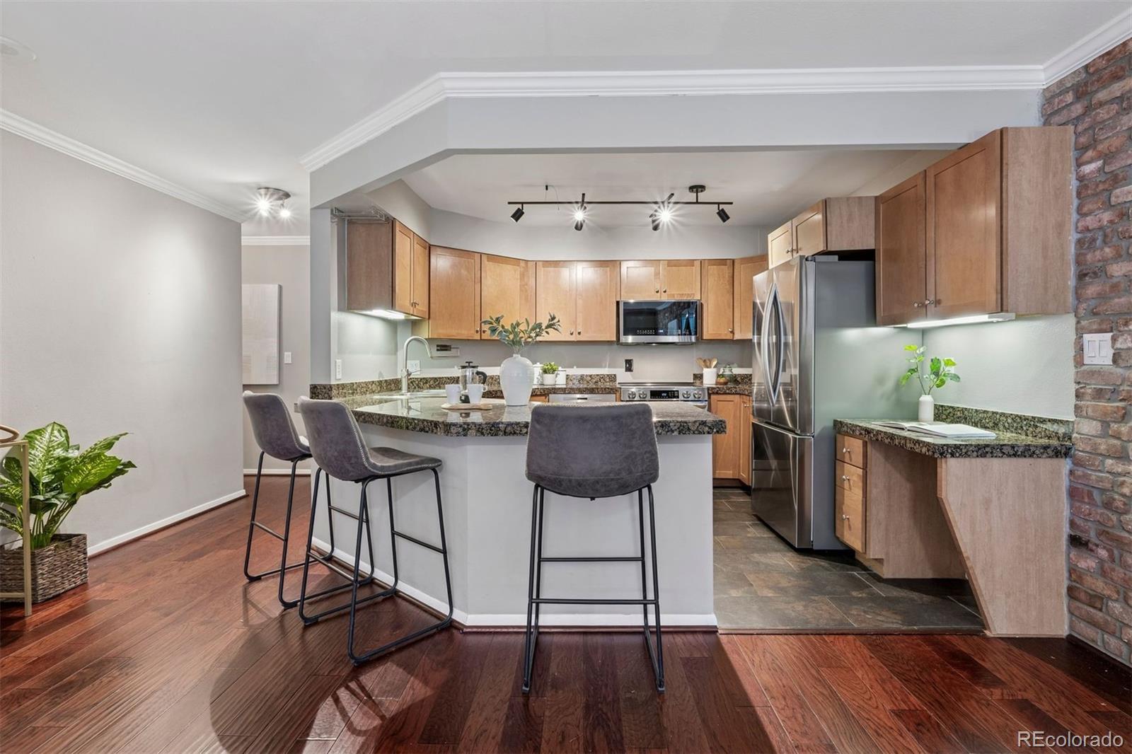 1625 Larimer Street Unit: 1208