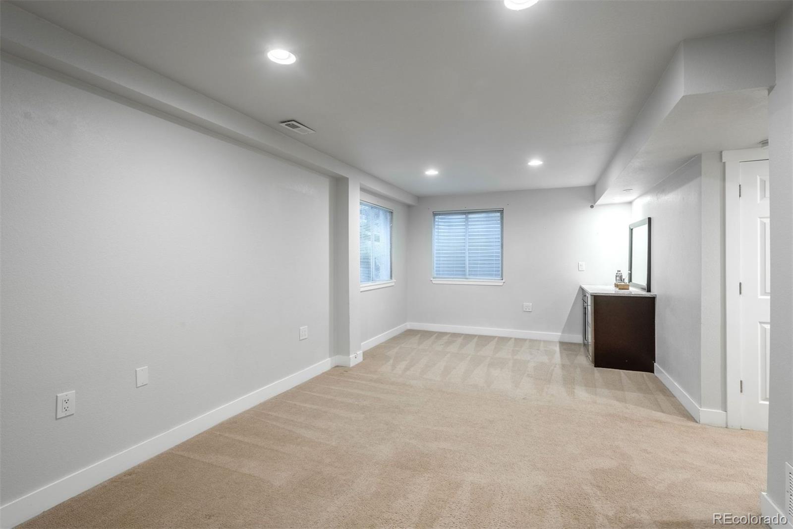 5303 E Courtney Avenue