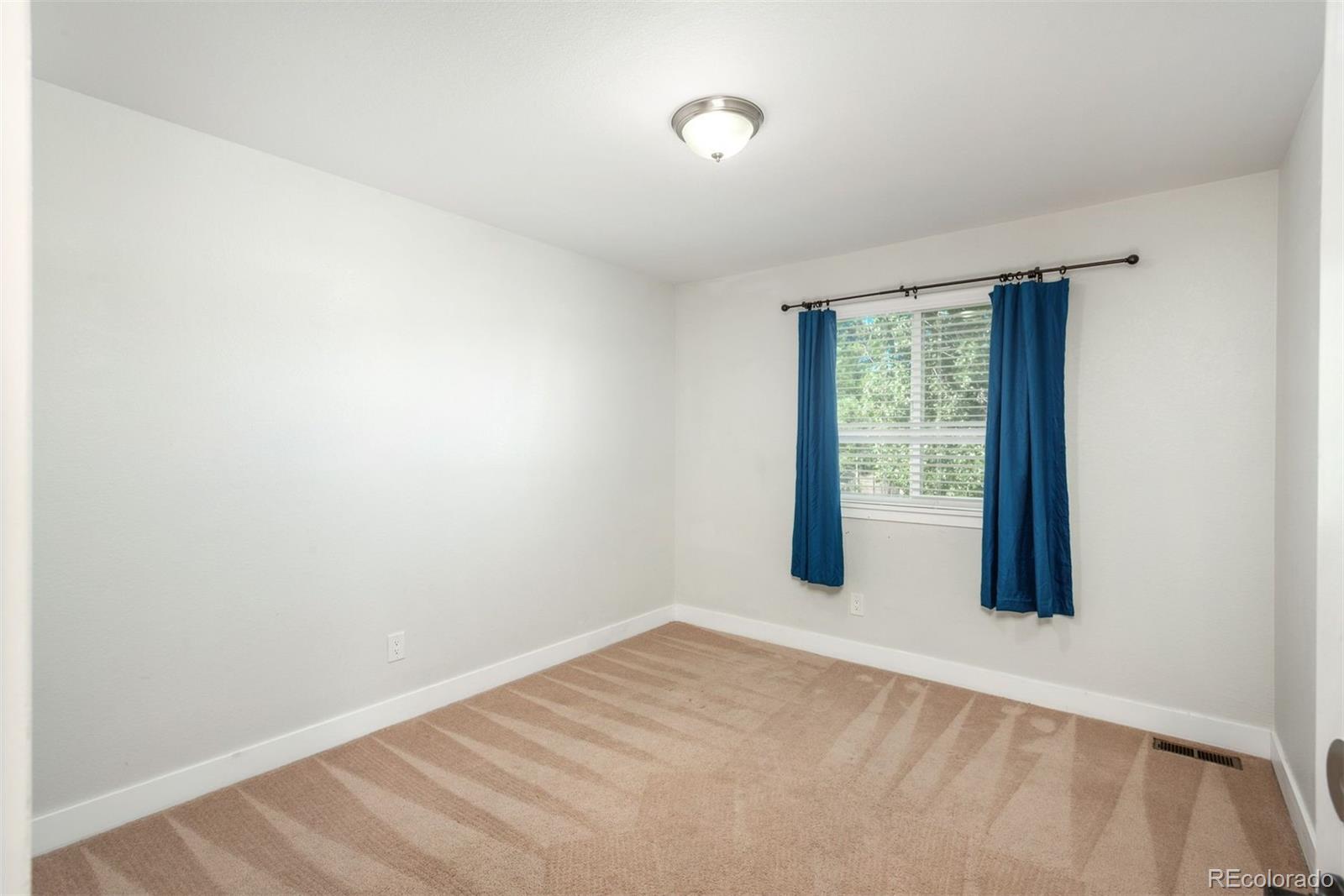 5303 E Courtney Avenue