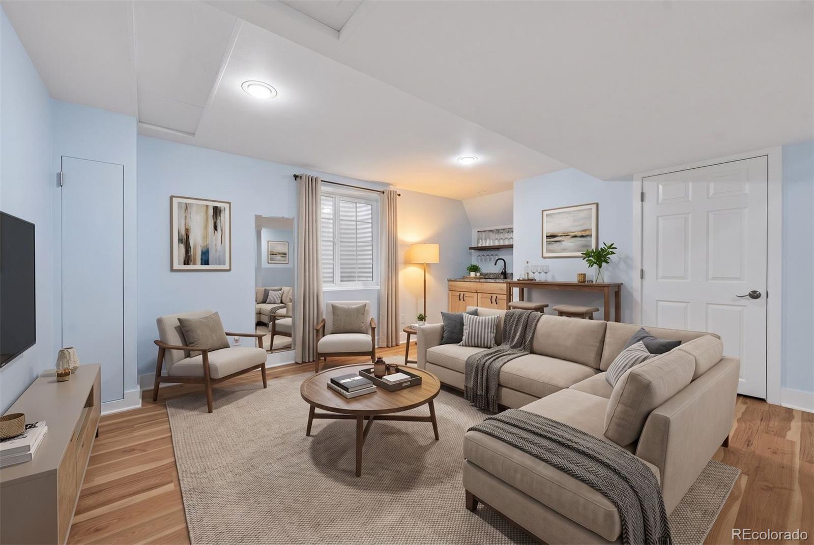10347 King Court