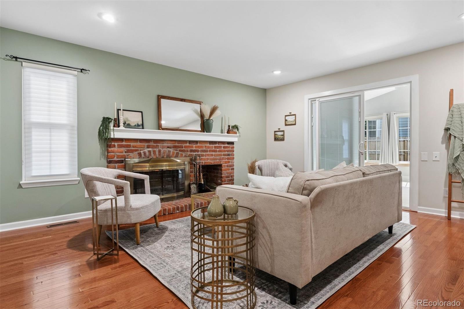 10347 King Court