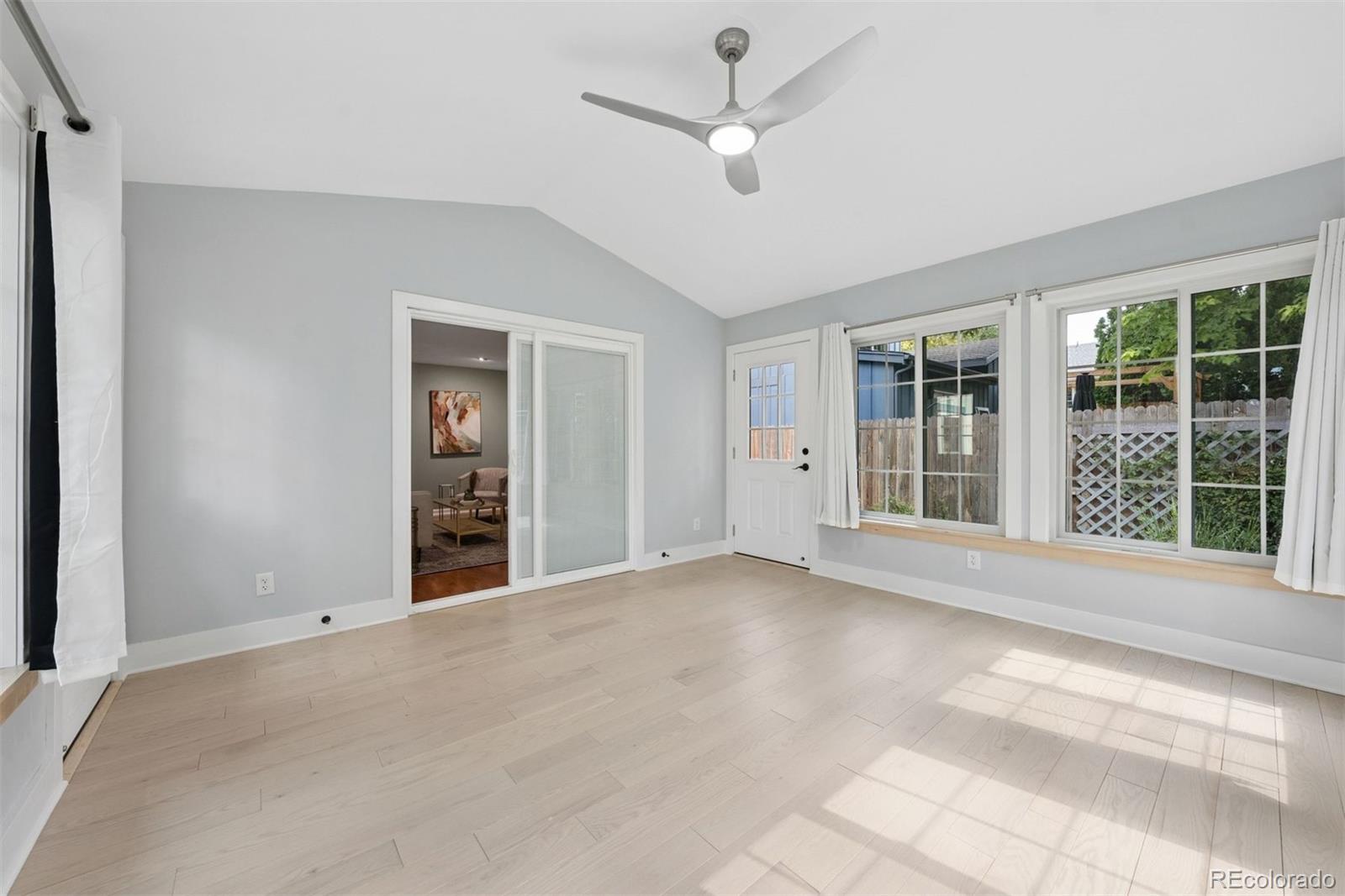 10347 King Court