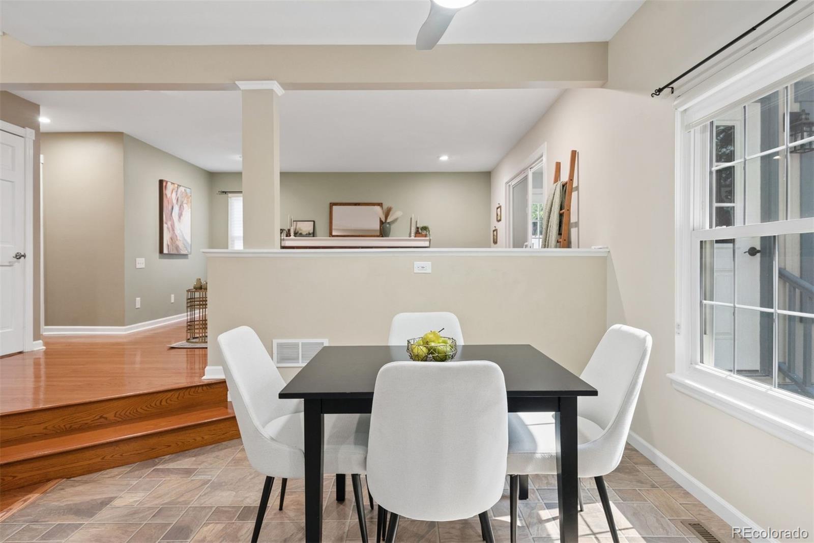 10347 King Court