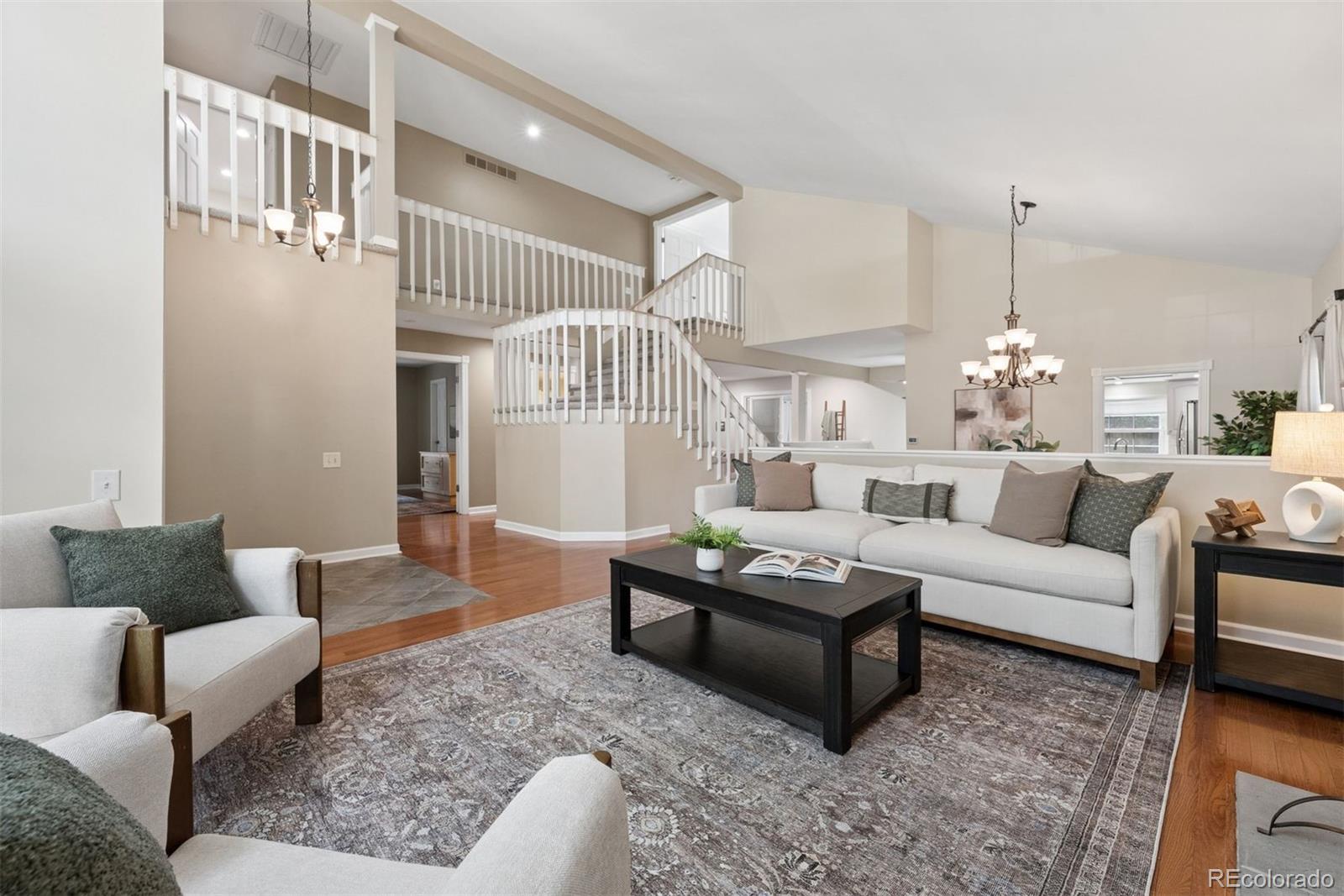 10347 King Court