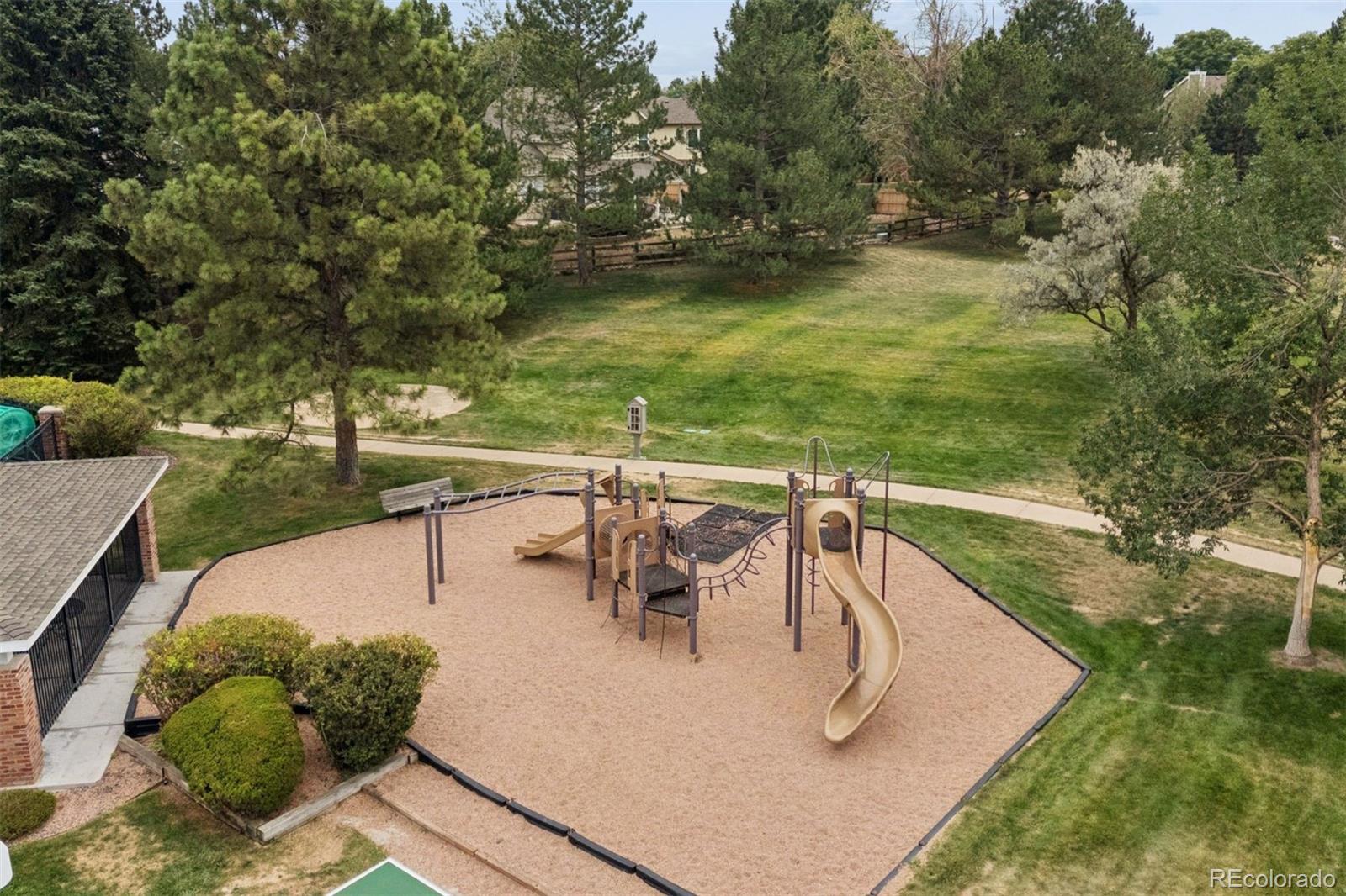 10347 King Court