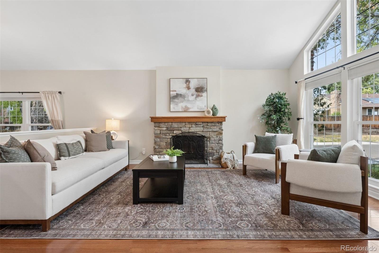 10347 King Court