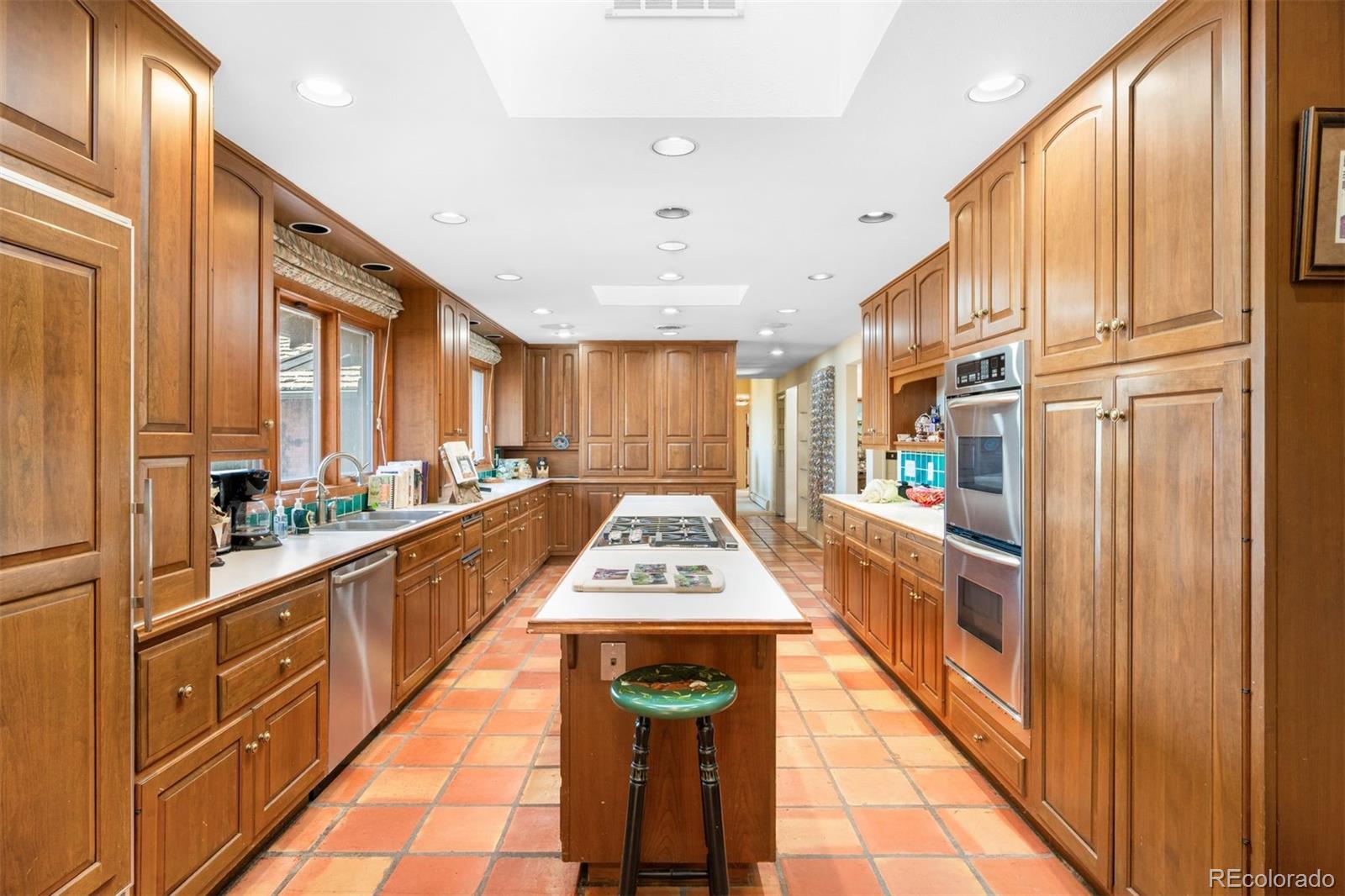 2600 E Willamette Lane