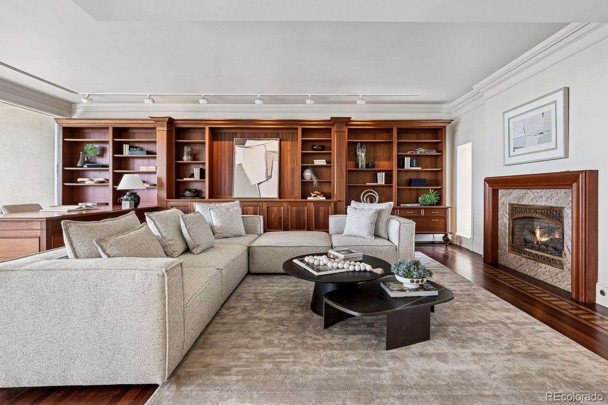 1201 N Williams Street Unit: 17A