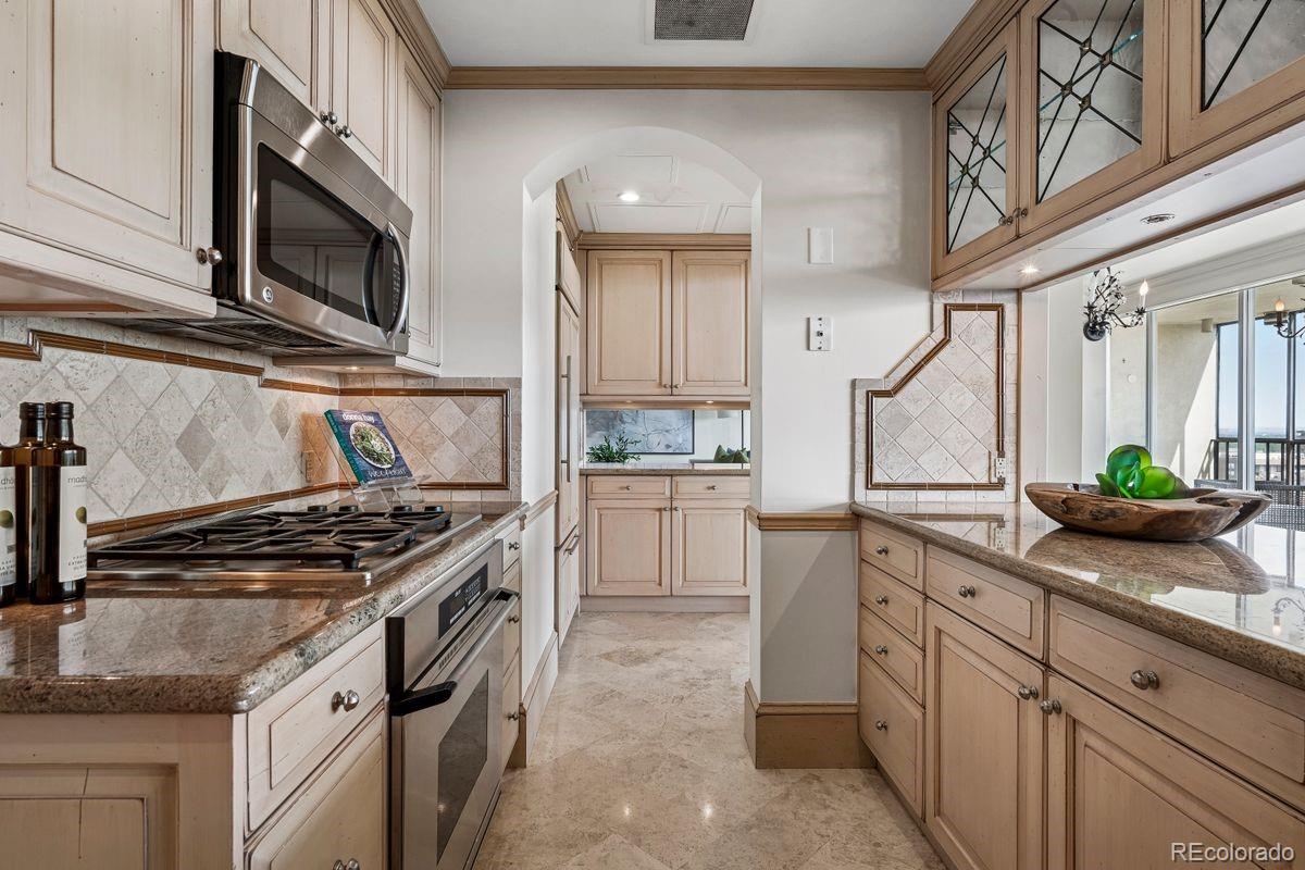 1201 N Williams Street Unit: 17A