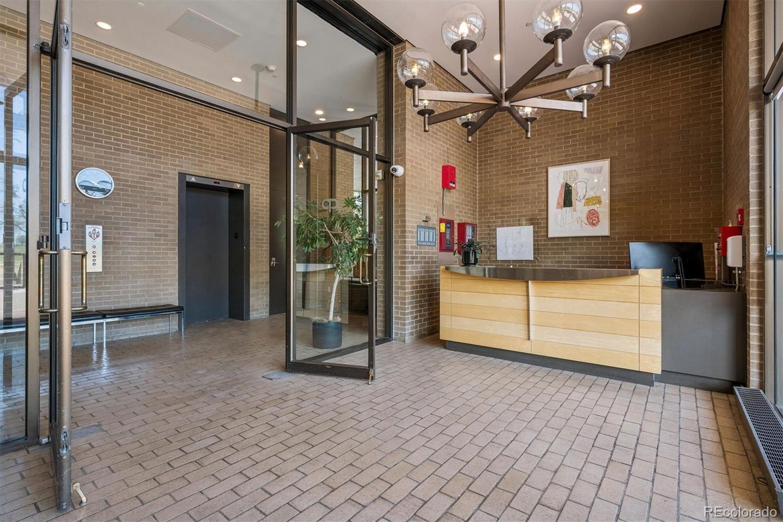 1201 N Williams Street Unit: 17A