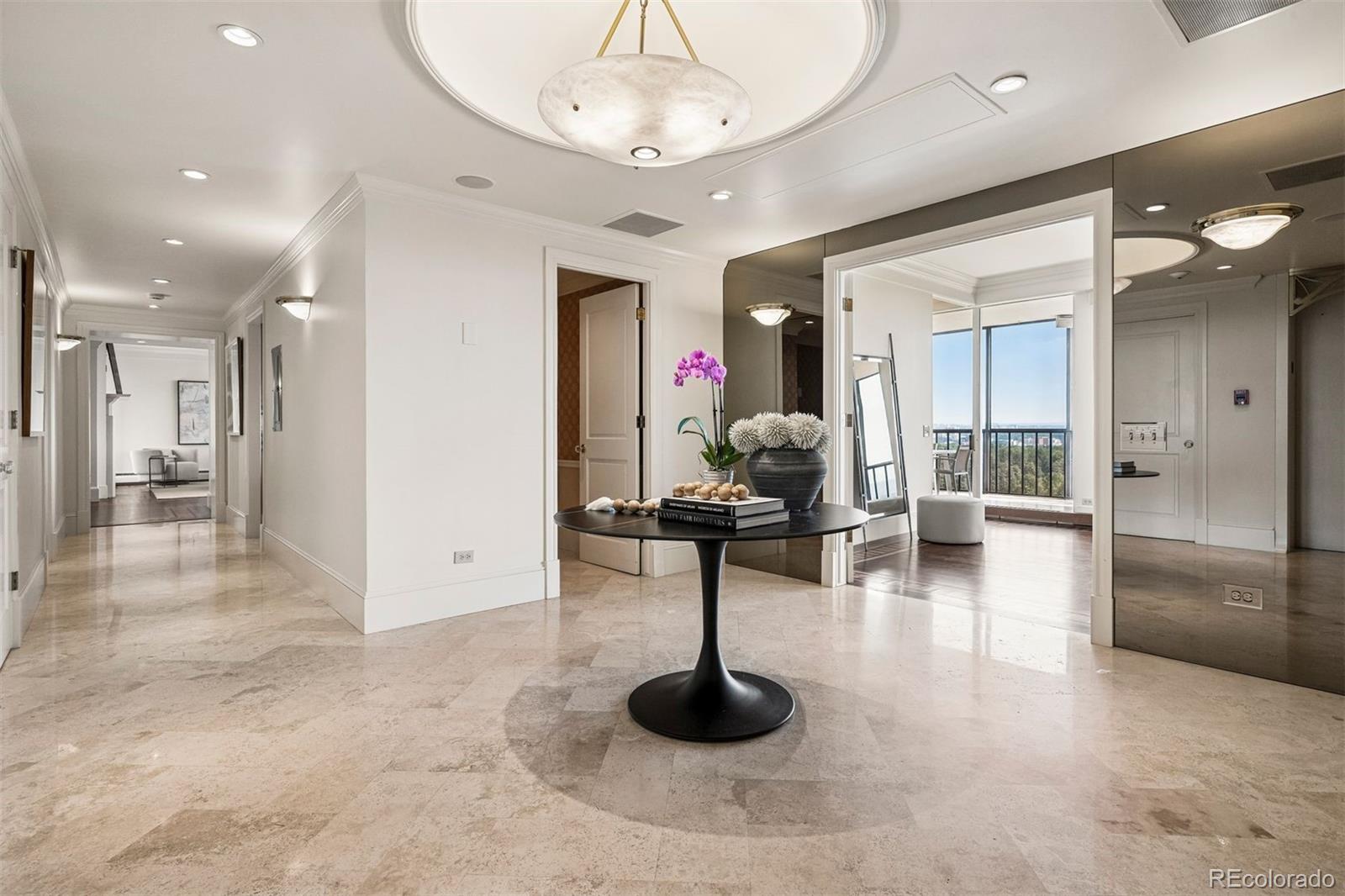 1201 N Williams Street Unit: 17A