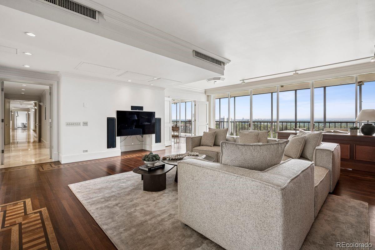 1201 N Williams Street Unit: 17A