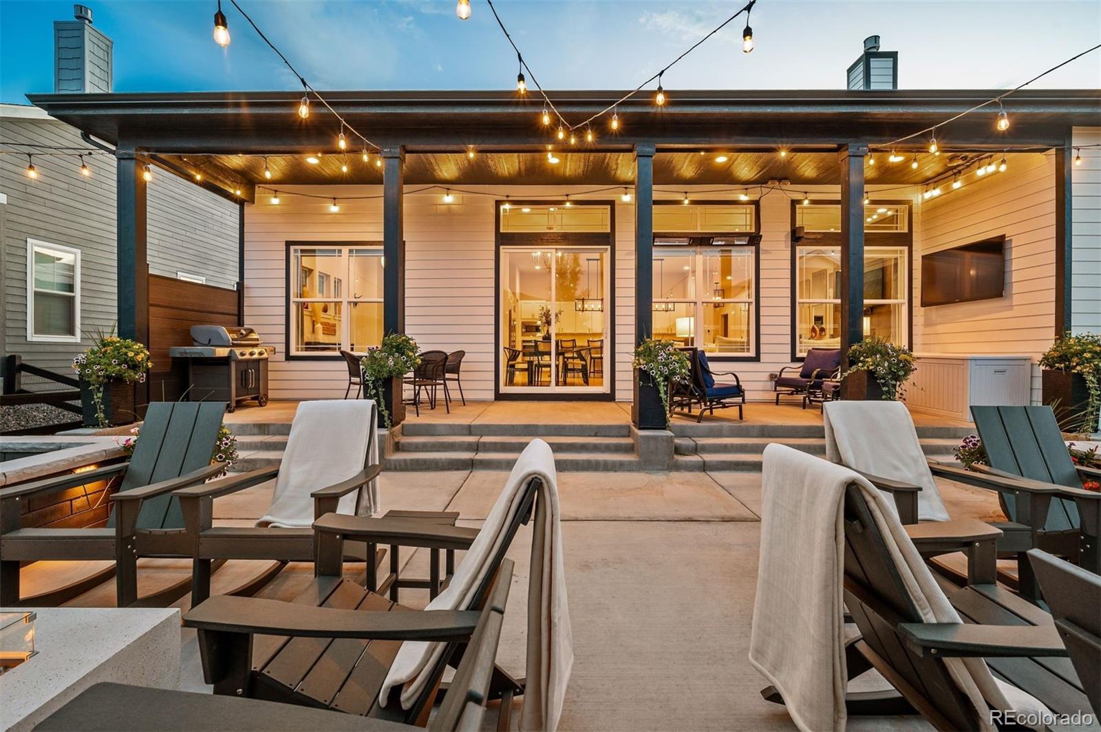 8758 S Quatar Street