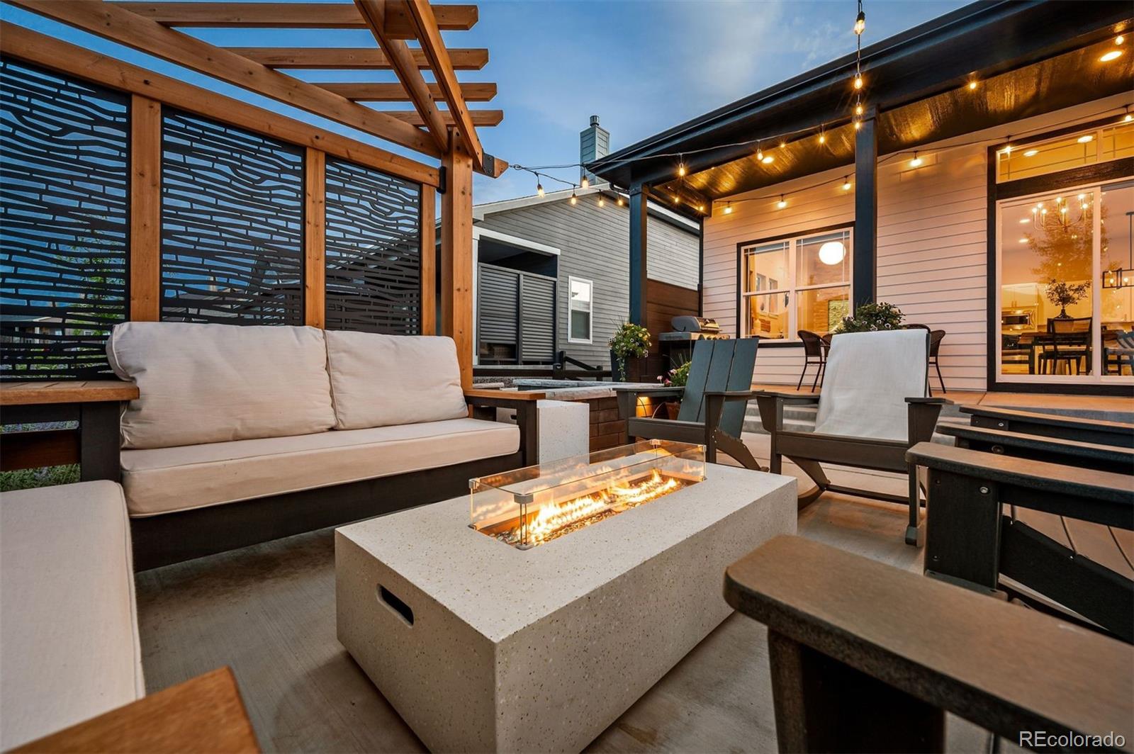 8758 S Quatar Street