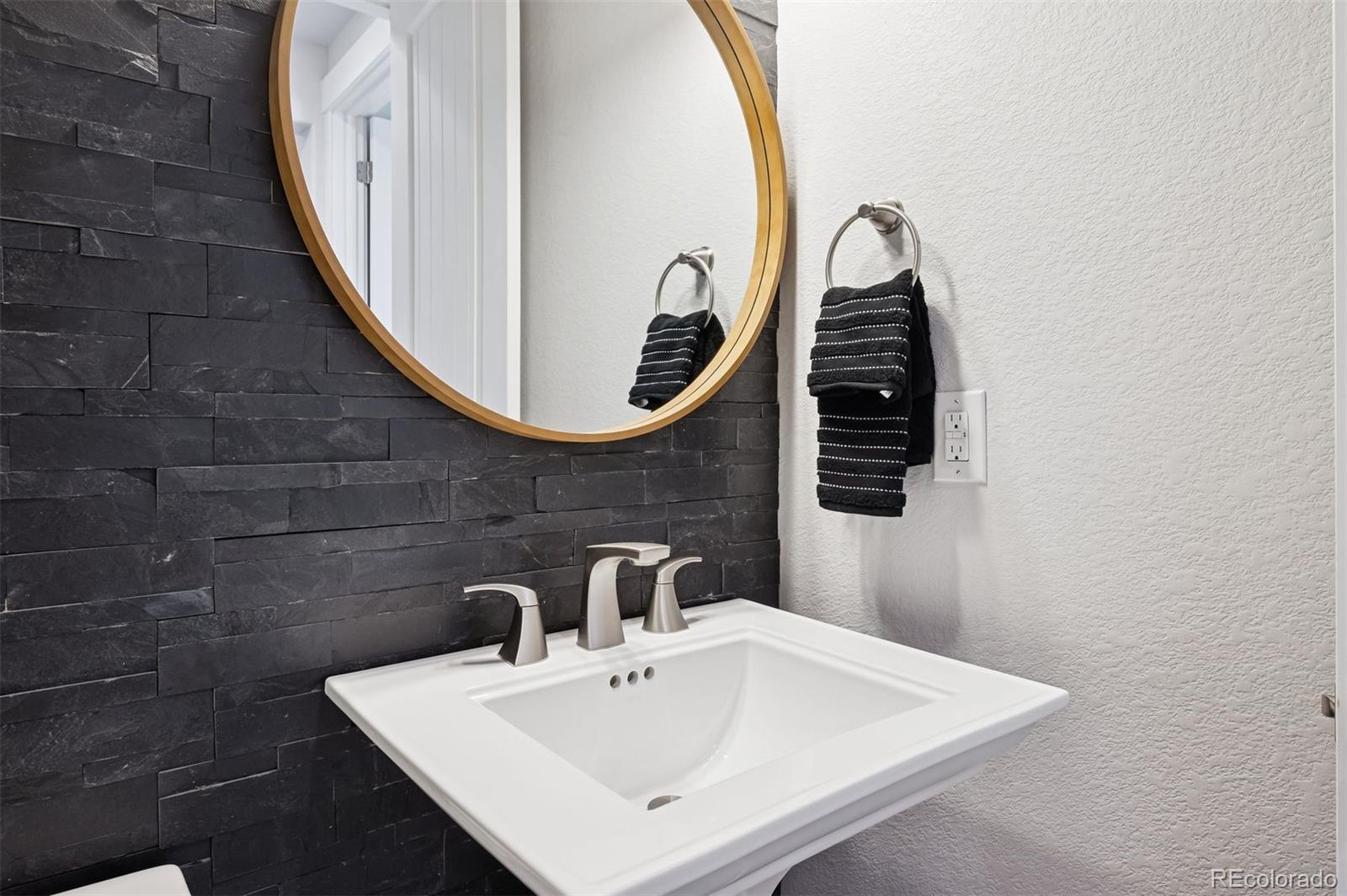 8758 S Quatar Street