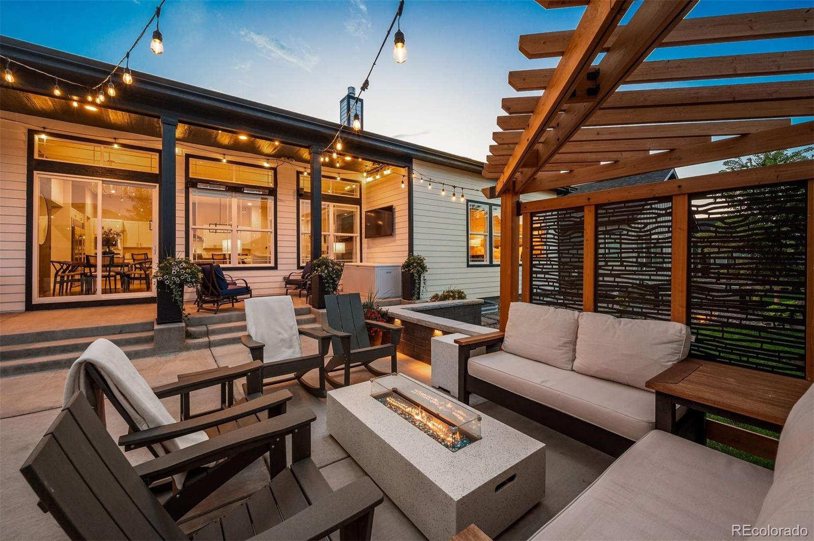 8758 S Quatar Street