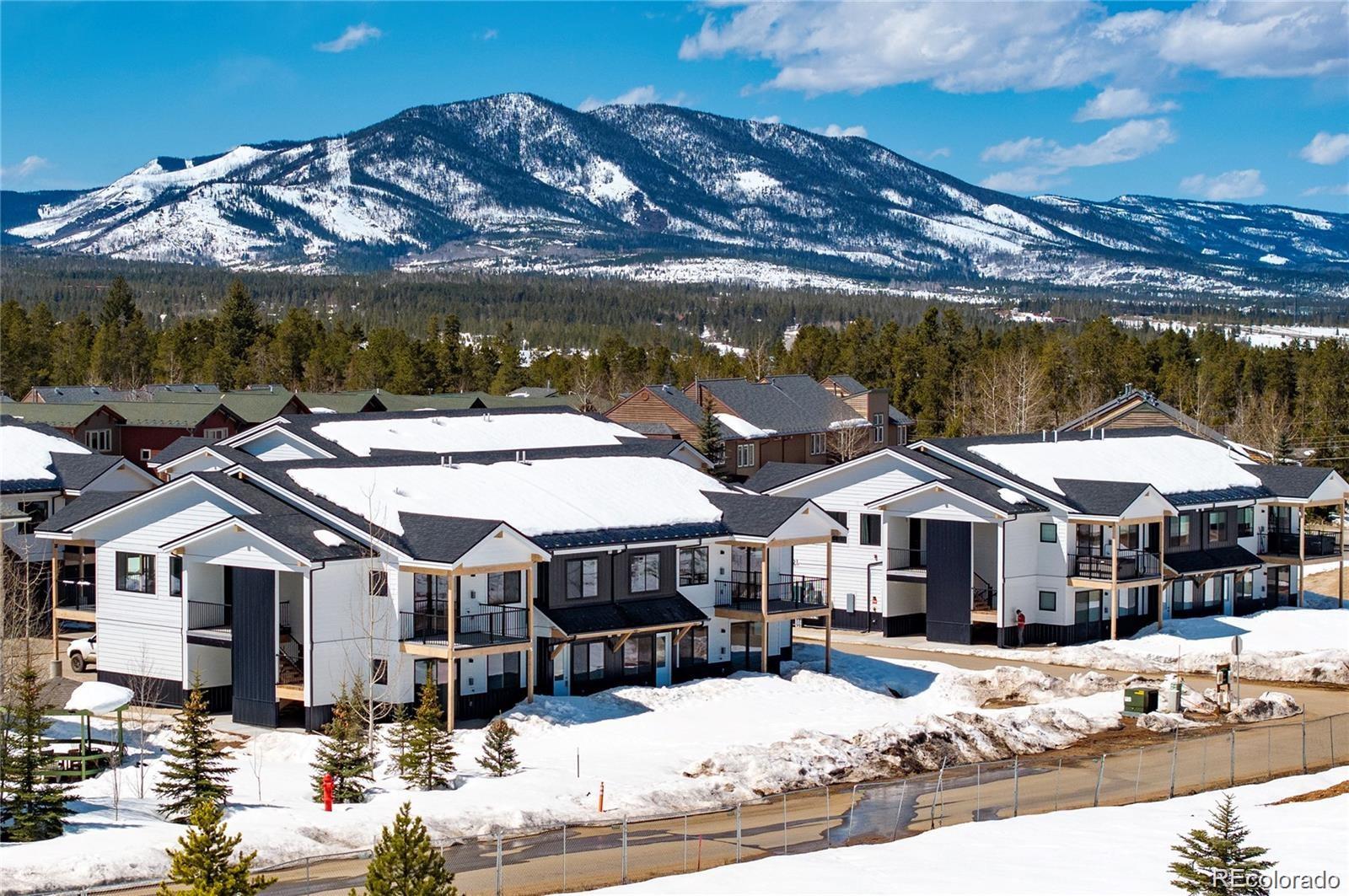 281 W Meadow Mile Unit: 4