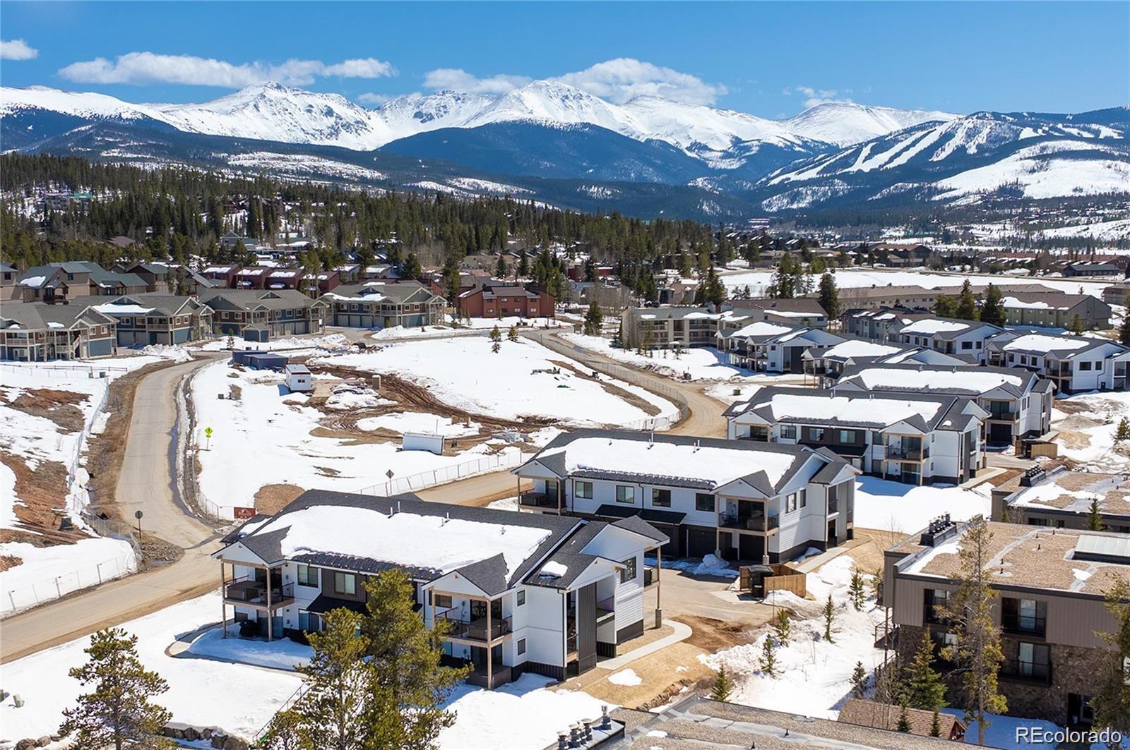 281 W Meadow Mile Unit: 4