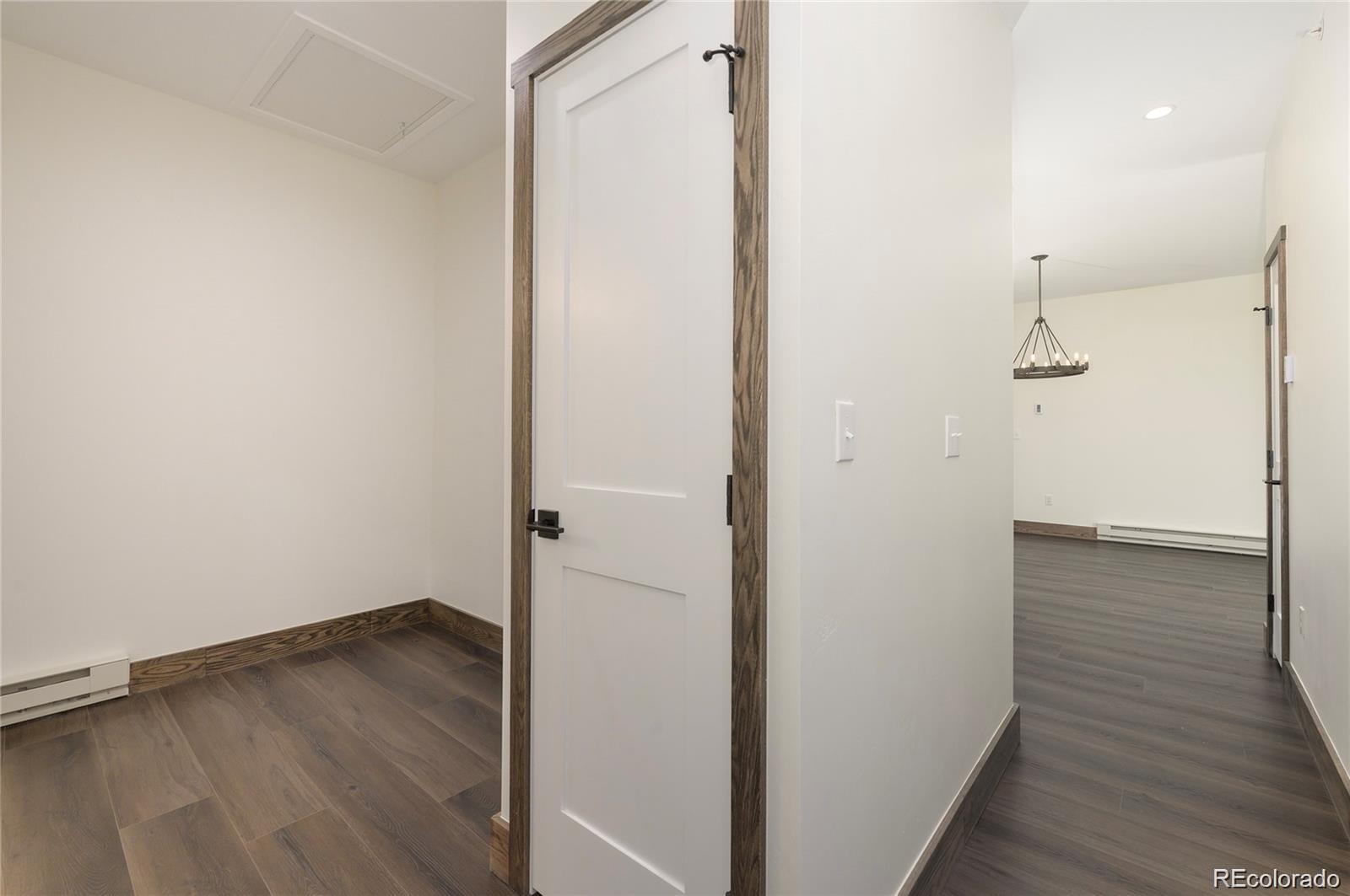 281 W Meadow Mile Unit: 4