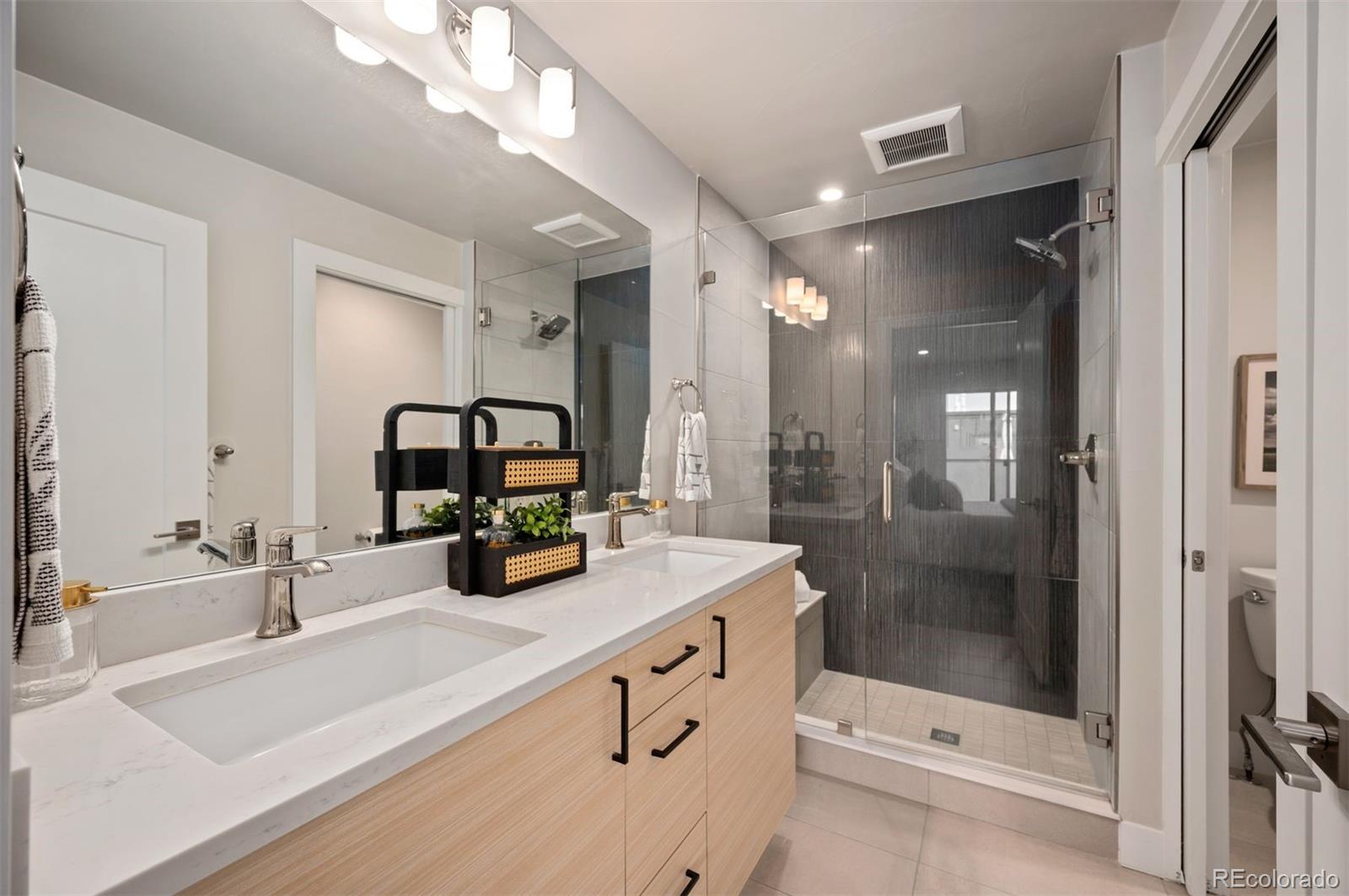 409 Harrison Street Unit: 2