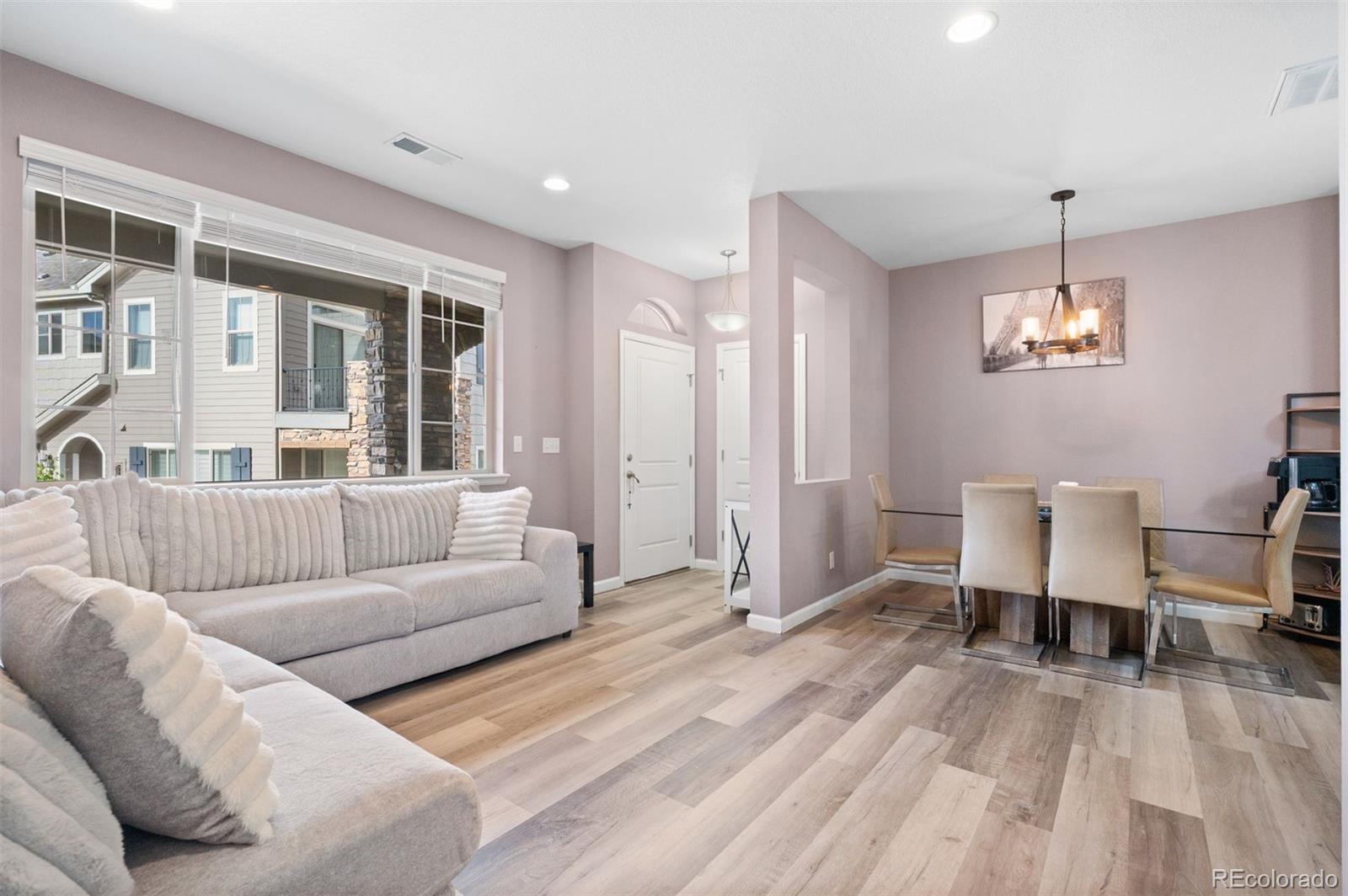 9077 E Phillips Lane