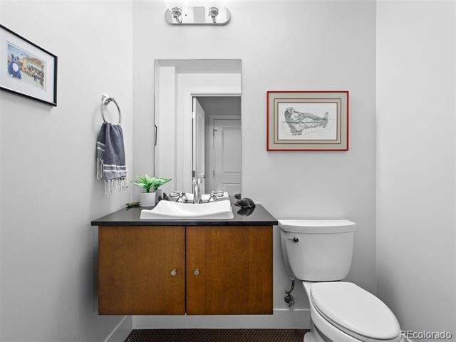 2001 Lincoln Street Unit: 2713
