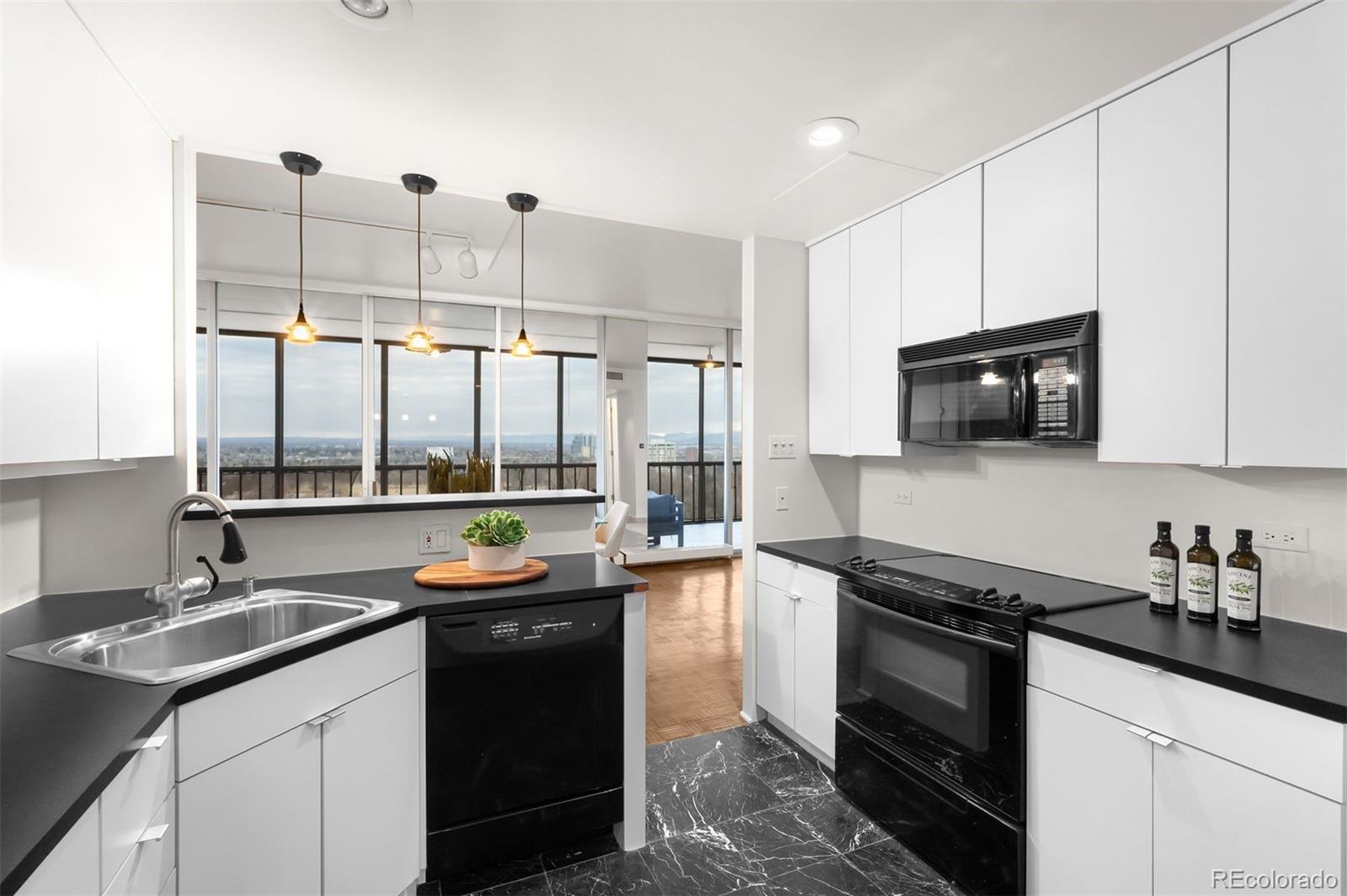 1201 N Williams Street Unit: 16A