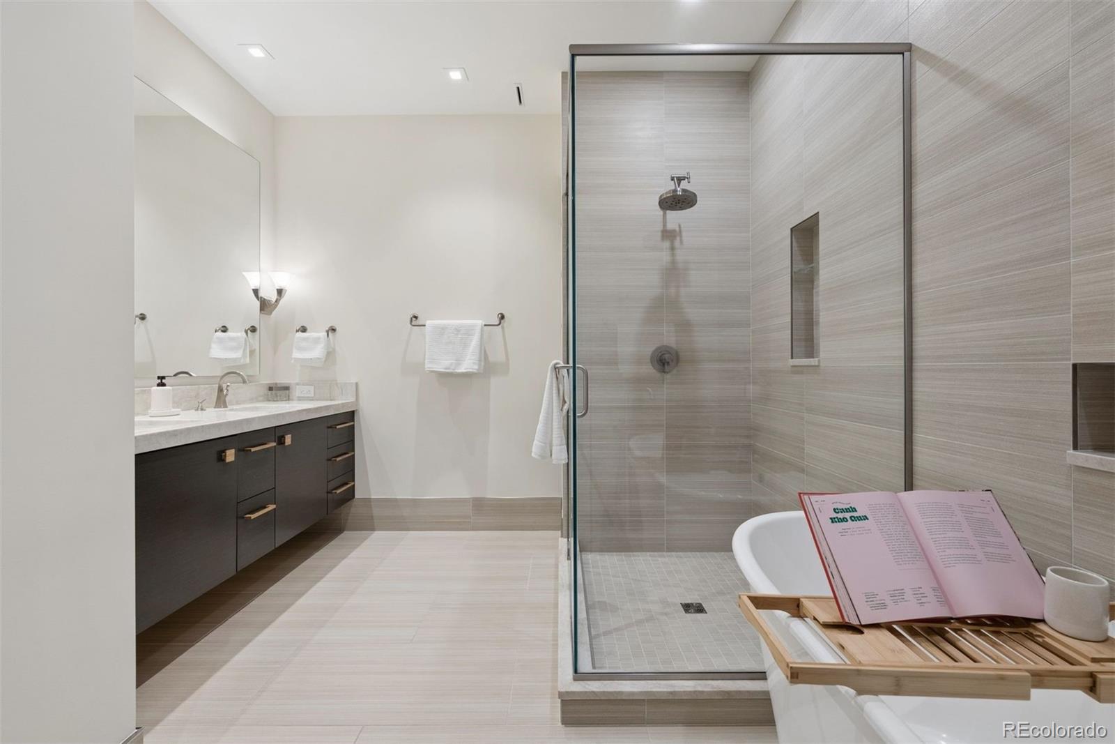 1155 Canyon Boulevard Unit: 209