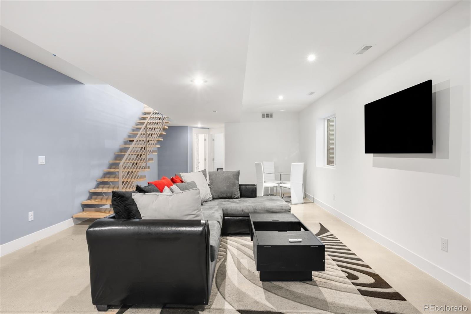 3431 Navajo Street