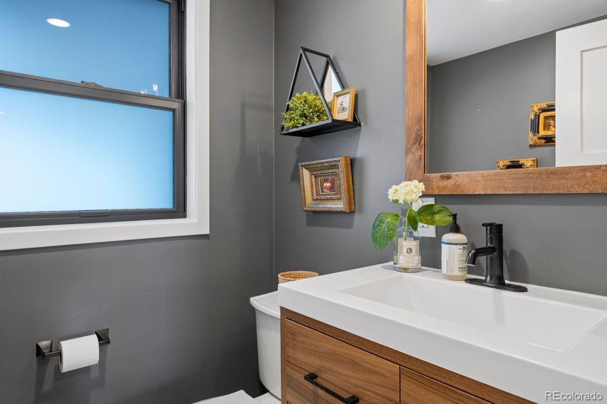 2250 Crestridge Drive